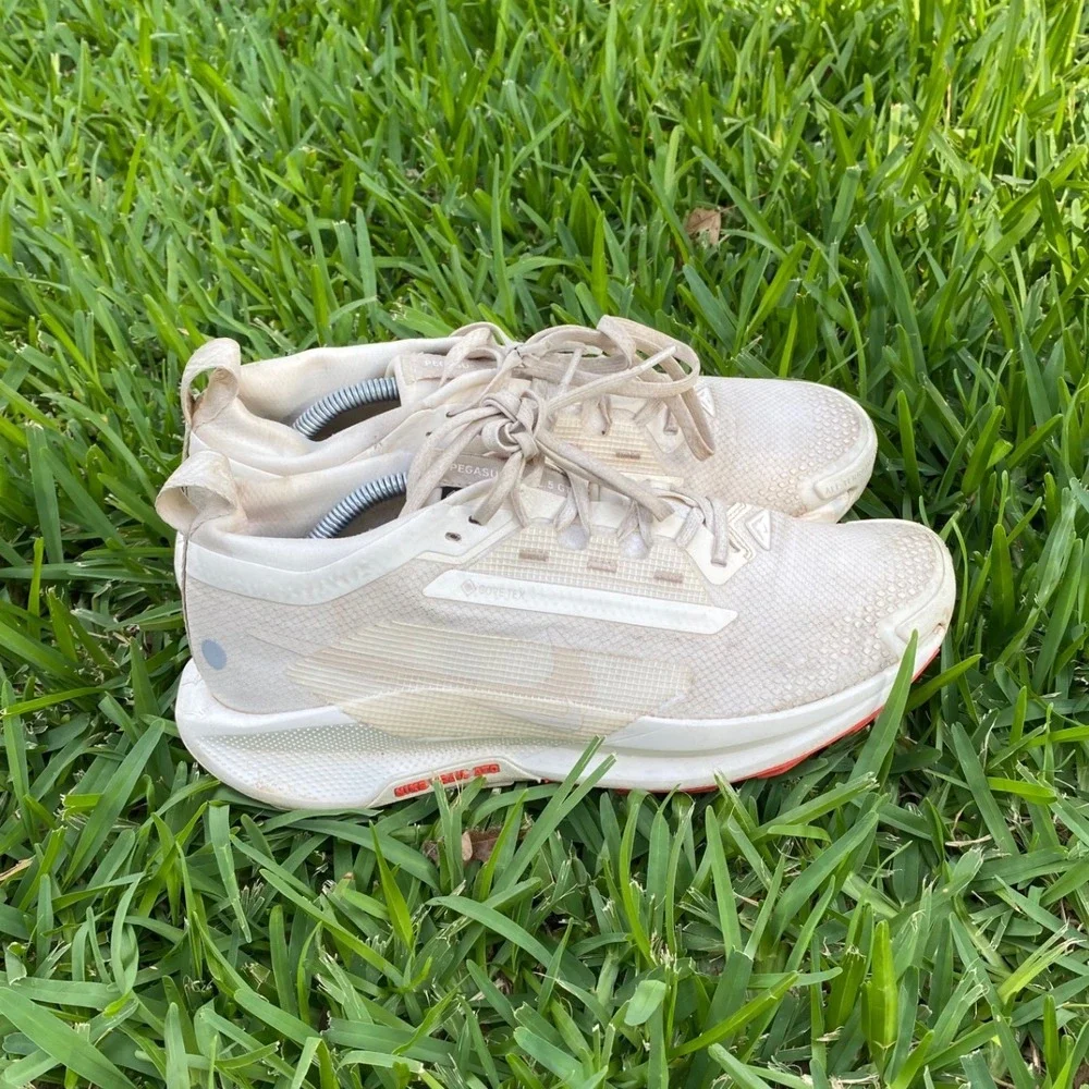 Nike Pegasus Trail 5 GTX Women Running Shoes Light Bone Orange FQ0912-100 Size 9